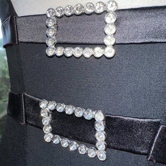 RELISTED IN MY CLOSET - Picture 10 of 13